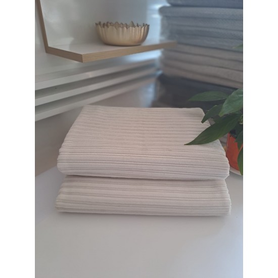 Çizgili Bukle Koltuk Örtüsü - Krem