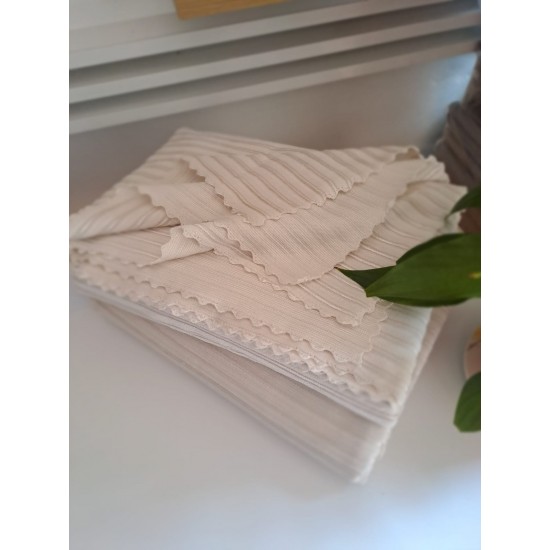 Çizgili Bukle Koltuk Örtüsü - Krem